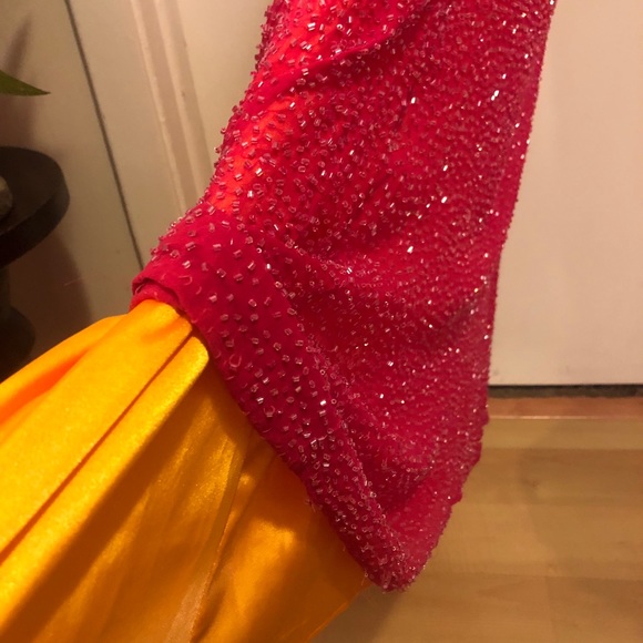 BEAUTIFUL HOT PINK FORM FITTING GOWN - Picture 7 of 8